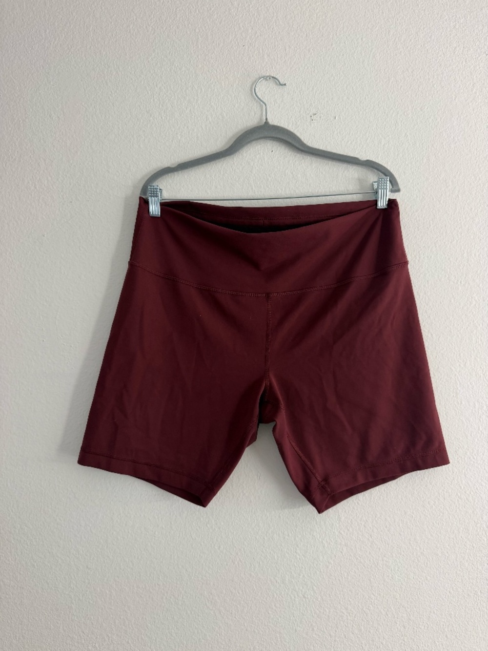 Lululemon Wunder Train High Rise Burgundy Athletic Bike Biker Shorts 8" Size 18